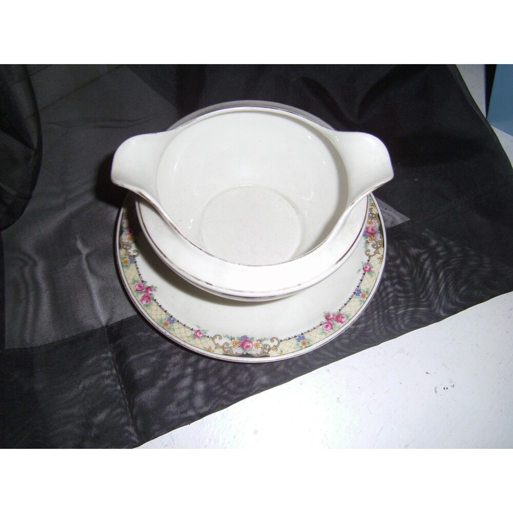TK THUN Czechoslovakia Trellis Pattern Gravy Bowl w Attached Plate Roses Vintage